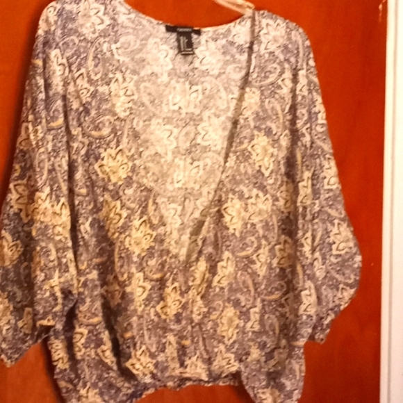 Forever 21 Tops - Forever 21 Blouse Size L